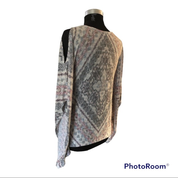 Aztec print cold shoulder cascading sweater/ poncho size LARGE - Picture 1 of 8